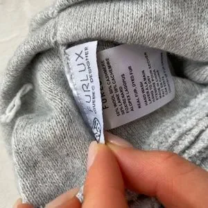 Saks Fifth Avenue | Accessories | Grey Fox Fur Cashmere Wool  display picture 2
